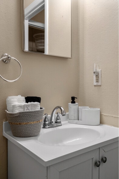 Building Photo - 1326 Westend Ave