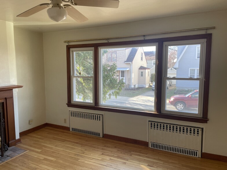 Living Room window - 2009 Carey Ct