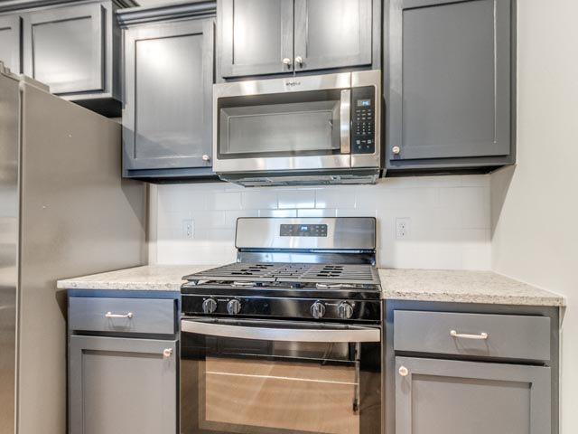 Building Photo - 1702 Highland Loop