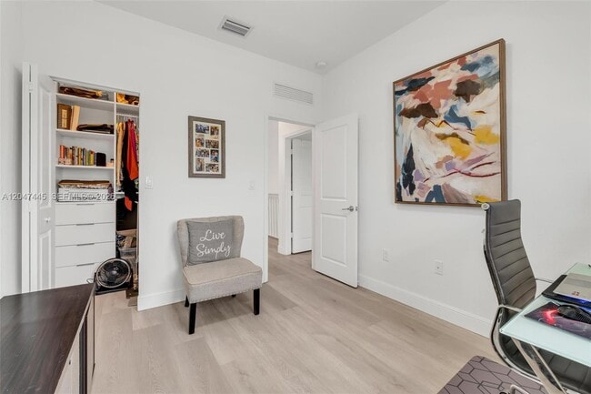 Building Photo - 3538 W 108th St