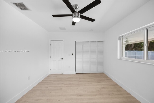 Building Photo - 1070 Tyler St