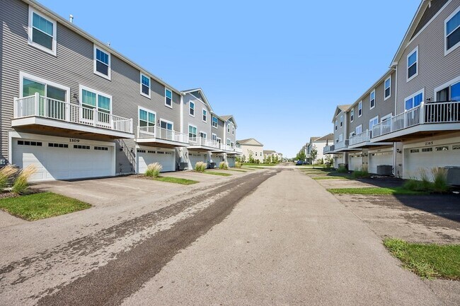 Building Photo - 1109 Atterberg Rd
