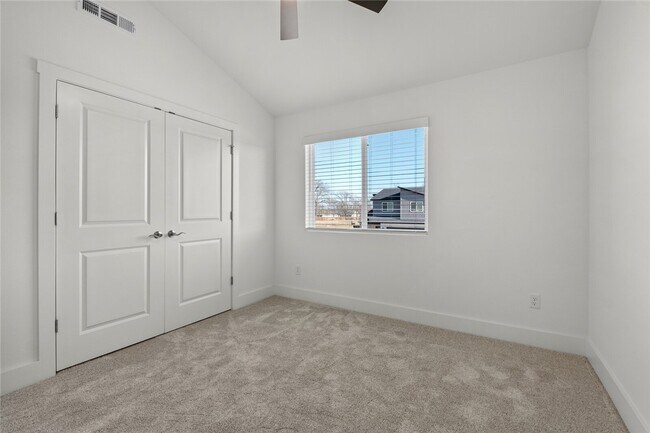 Building Photo - 712 Sun Meadows Loop