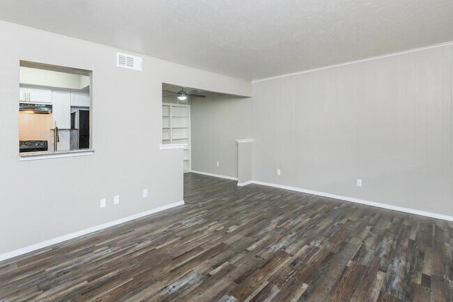 Building Photo - 1212 Hampshire Ln
