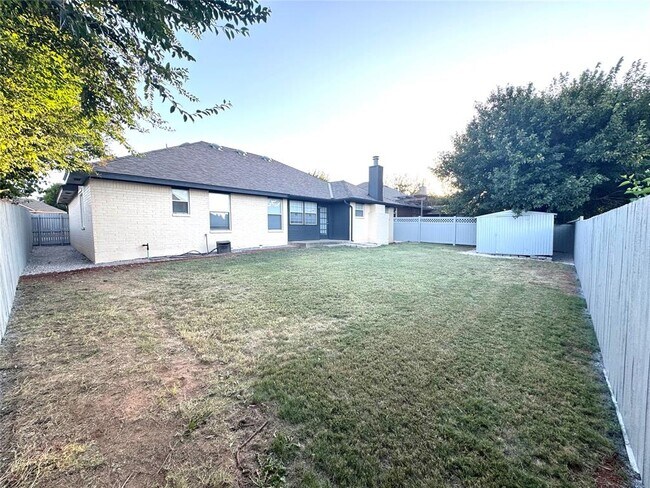 Building Photo - 8225 NW 83rd Pl