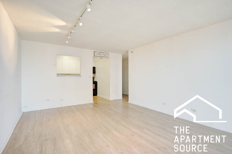 Building Photo - 1111 N Dearborn St