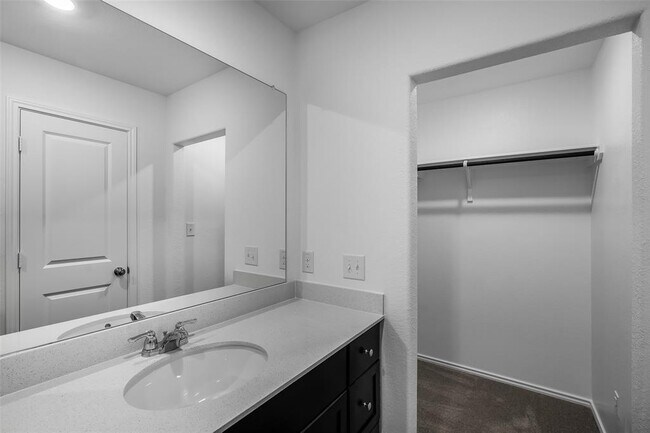 Building Photo - 61 Trinity Cir