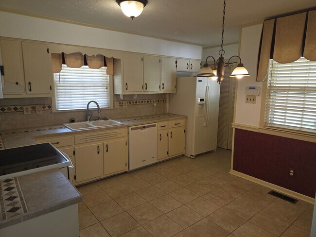 Building Photo - 1503 Palmer Dr