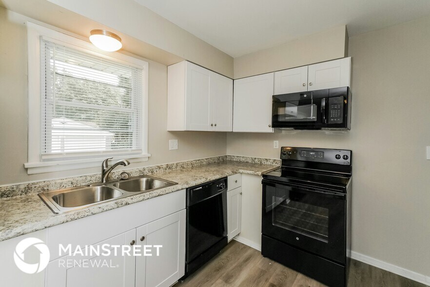 Building Photo - 2309 Burrell Dr