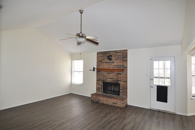 Building Photo - VIEW NOW/COMING SOON - Beautiful 3-2-2 in Saginaw with Quartz Counters & Large Backyard-Eagle MT-...