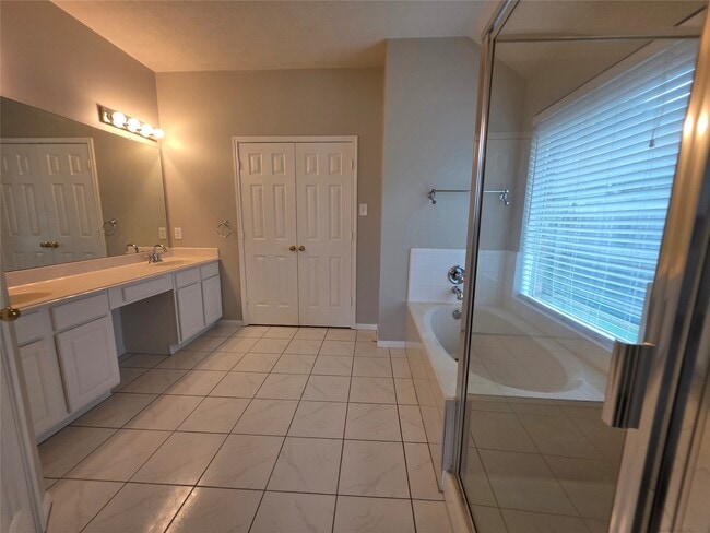 Building Photo - 3116 Ravens Lake Cir
