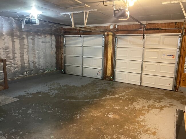 Building Photo - 6016 Loch Arbor Ln