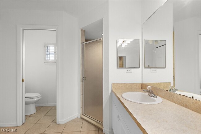 Building Photo - 127 SW 11th Terrace