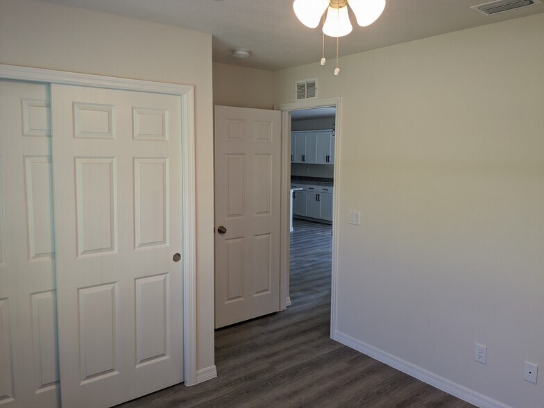 Building Photo - 5837 Babian Rd