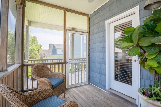 Building Photo - PERFECT SINGLE FAMILY OFF-SEASON MONTHLY R...