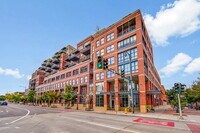 Building Photo - $2,295.00, 1 bed, 1.5. bath located in Denver