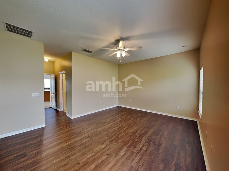 Building Photo - 3112 Dasha Palm Dr