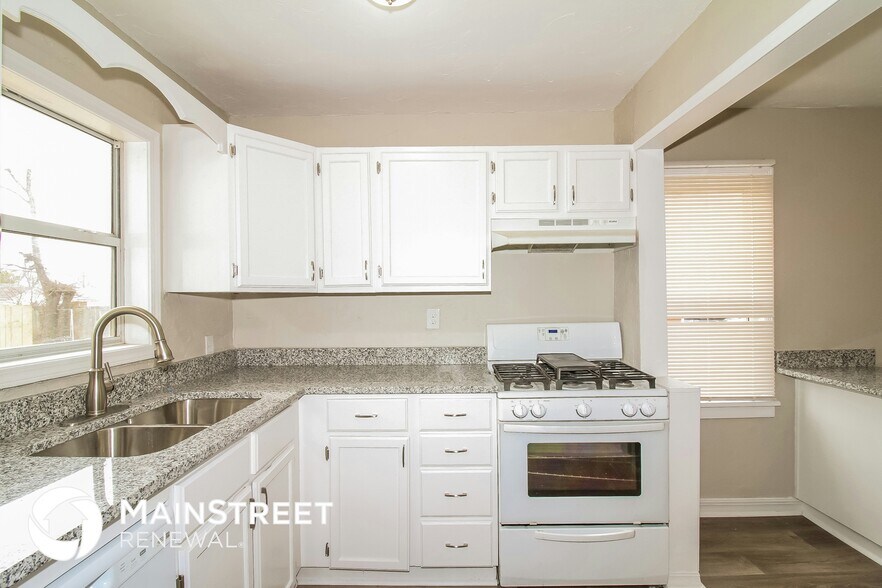 Building Photo - 120 E Northrup Dr