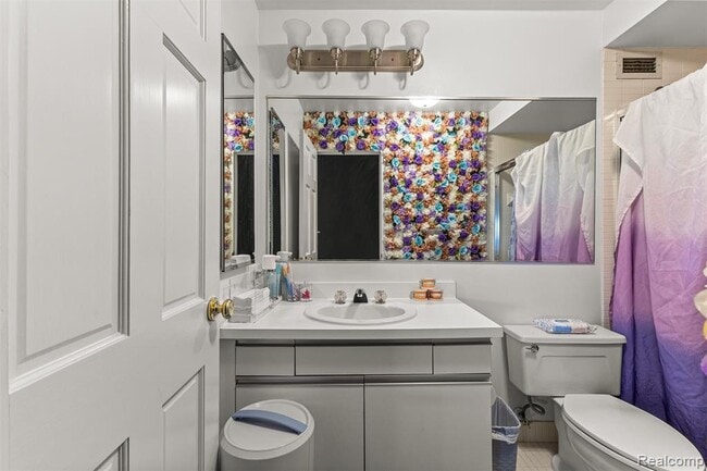 Building Photo - 5000 Town Center Dr