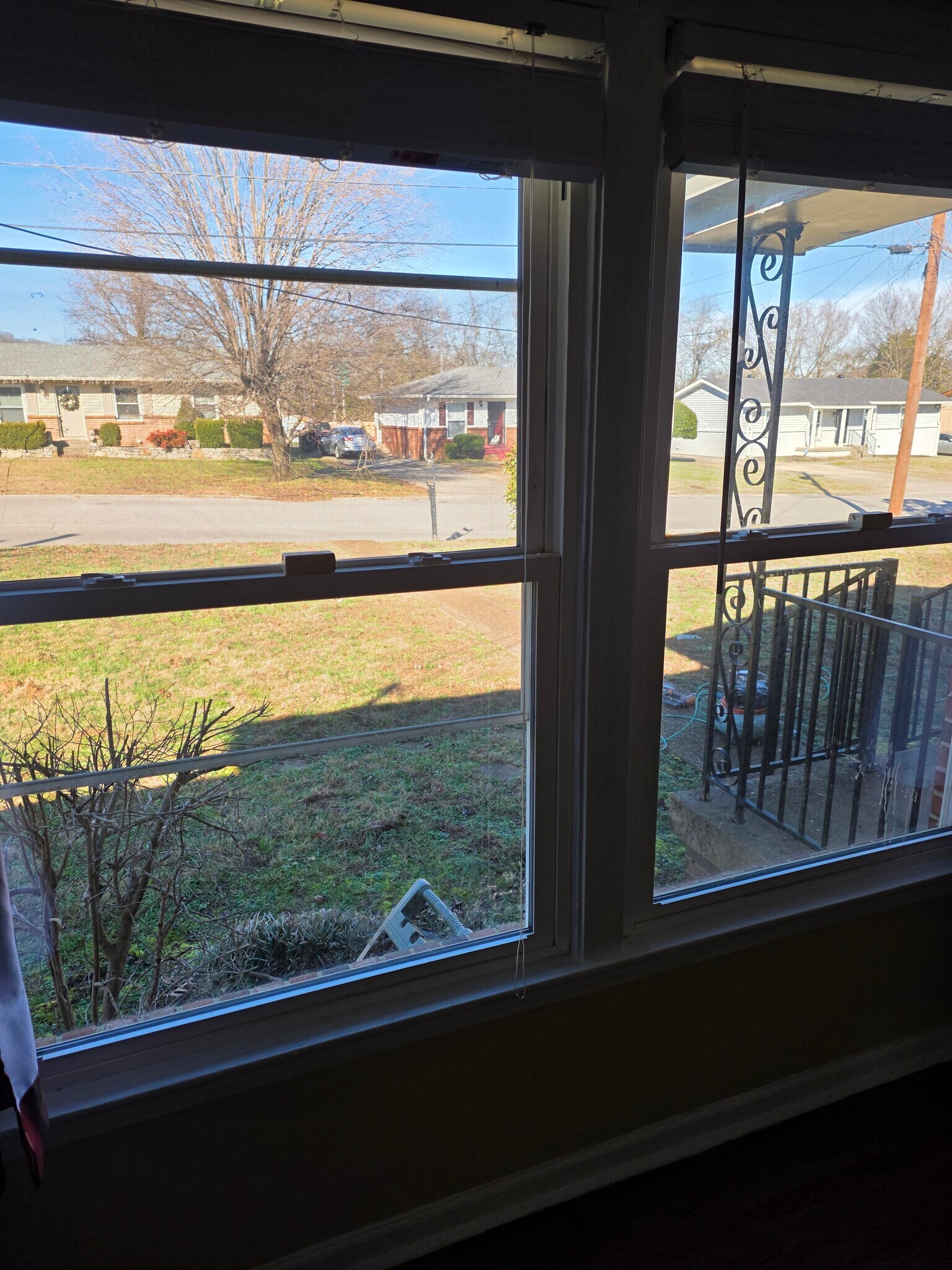 Building Photo - 3009 Sunnyview Dr