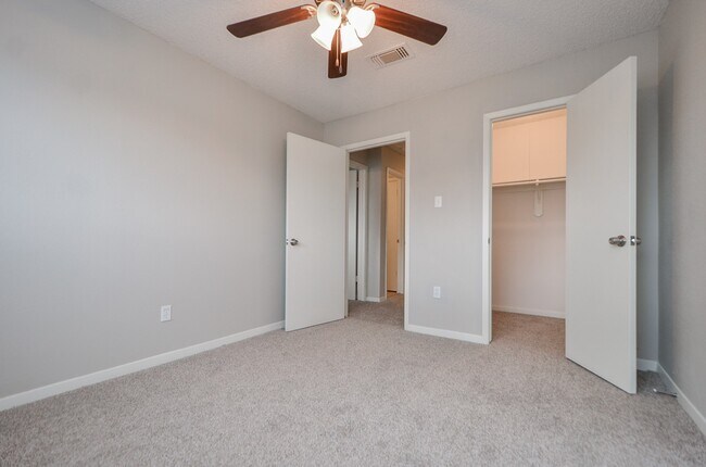 Building Photo - 1853 Witte Rd