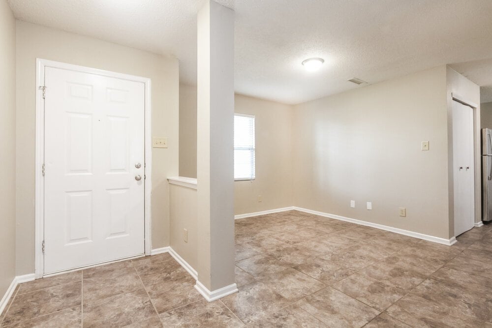 Building Photo - 9047 Bainbridge Dr