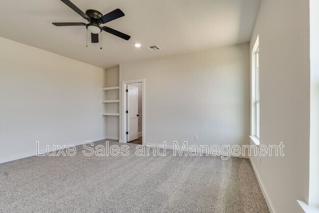 Building Photo - 8329 NW 163rd Ter