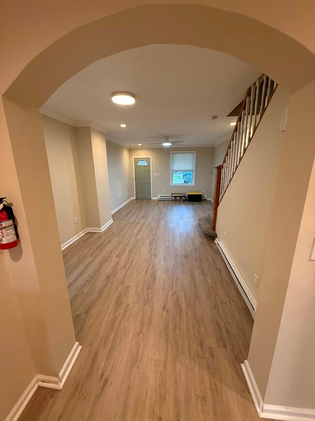 Building Photo - 419 E Frankford St