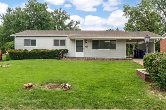 Building Photo - 11814 Flushing Dr