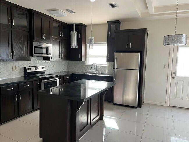 Building Photo - 1713 W Smith Dr