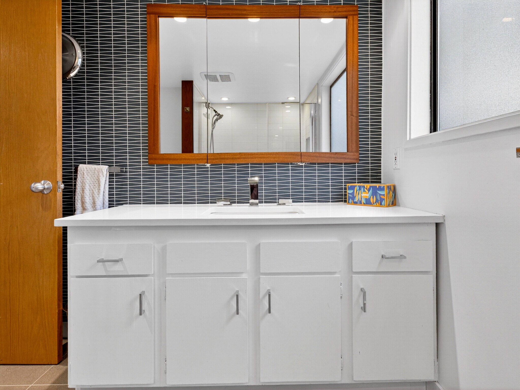 Building Photo - 10956 SE Azar Dr