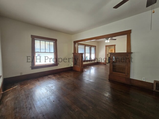 Building Photo - 907 N Faulkner St