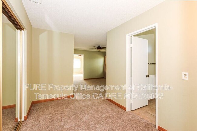 Building Photo - 26460 Spaniel Ln