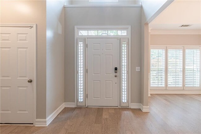 Building Photo - 205 Vickery Way