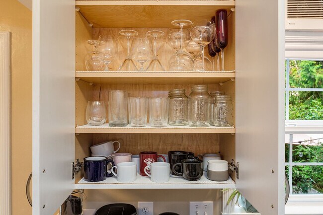 Building Photo - 3177 NE 84th St