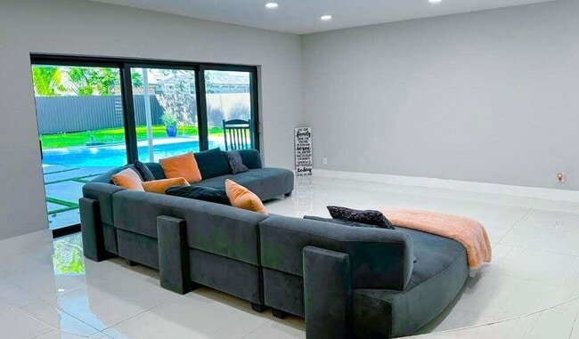 Building Photo - 7410 SW 15th St