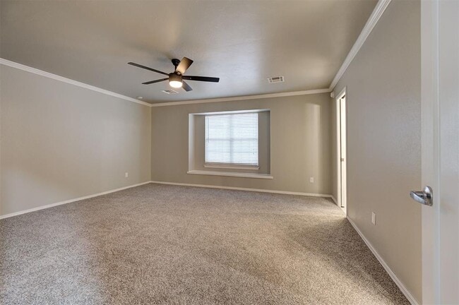 Building Photo - 9009 Lakeaire Dr