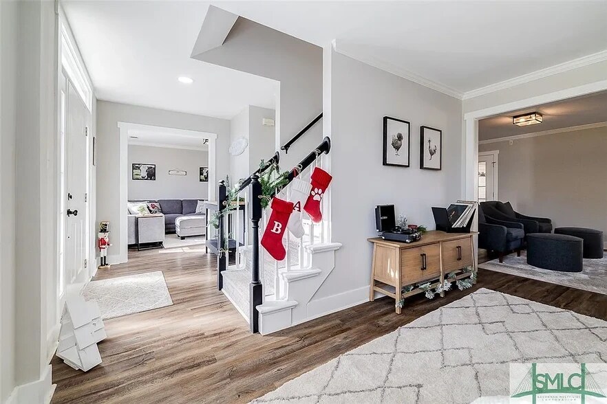 Building Photo - 165 Village Lake Dr