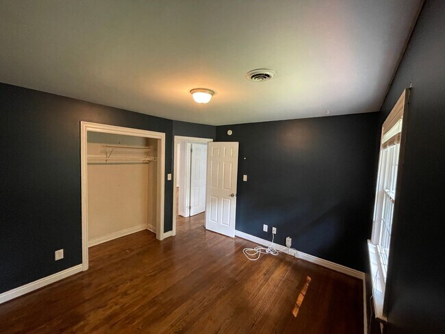 Building Photo - 3600 Ghent Dr