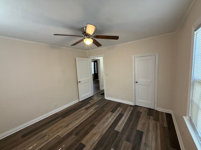 Building Photo - Walking Distance to Pell City Courthouse, ...
