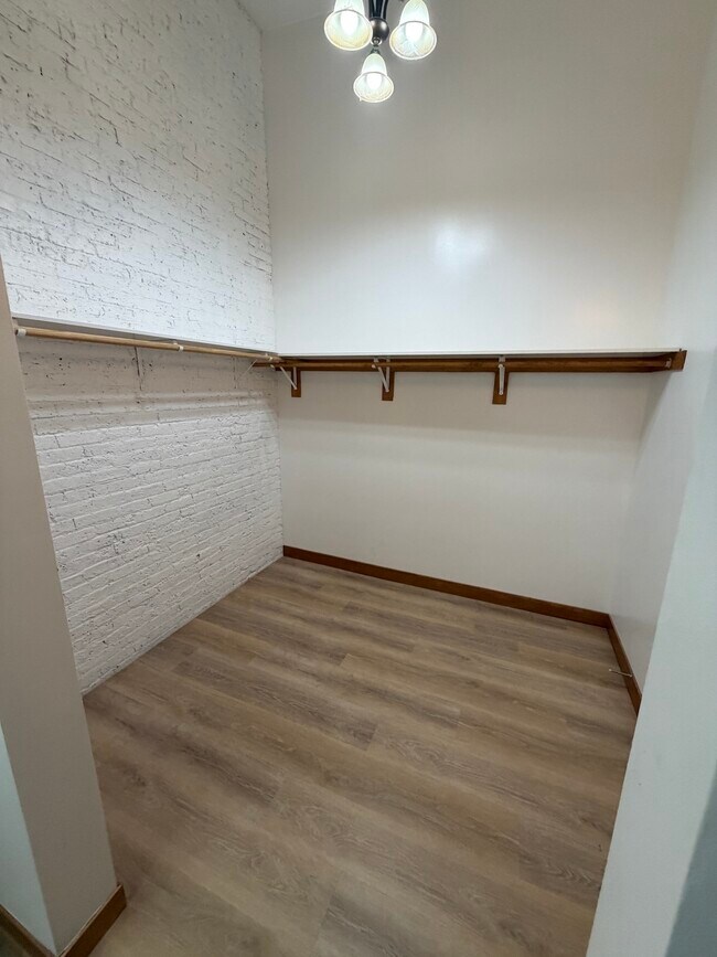 Building Photo - 720 S Marquette St