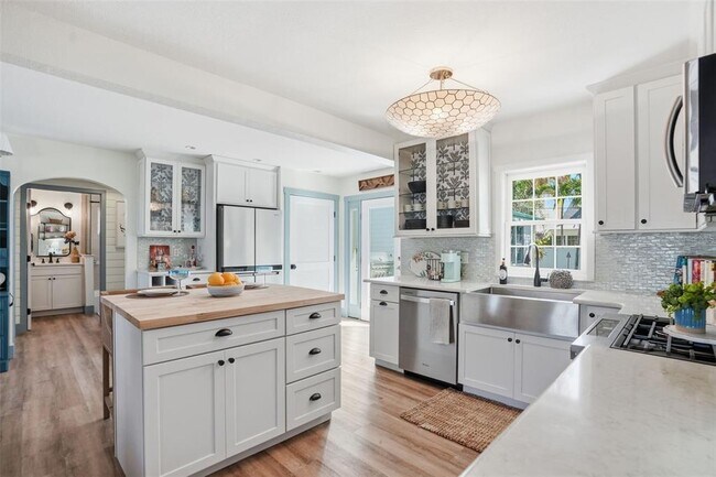 Building Photo - 759 Lantana Ave