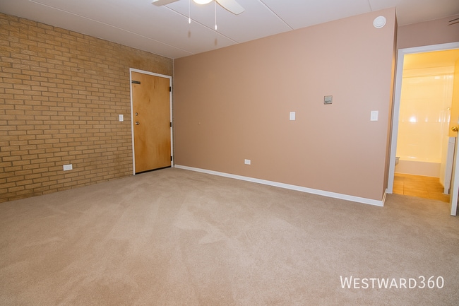 Building Photo - 9907 W 58th St