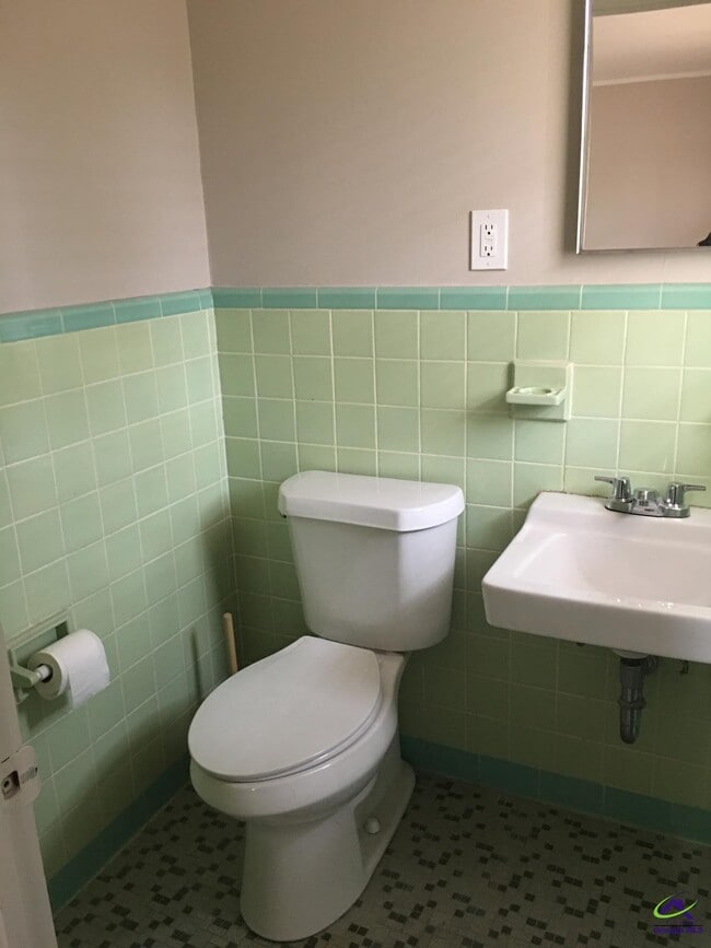 Building Photo - 104 Biltmore Terrace