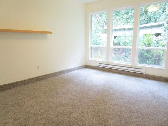 Building Photo - Lovely 3 Bedroom 1 Bath Home in Gig Harbor