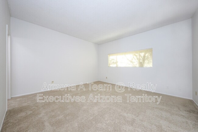 Building Photo - Rivenoak Circle-8178 E.