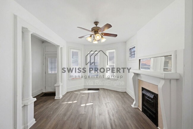 Building Photo - 2209 Summit St