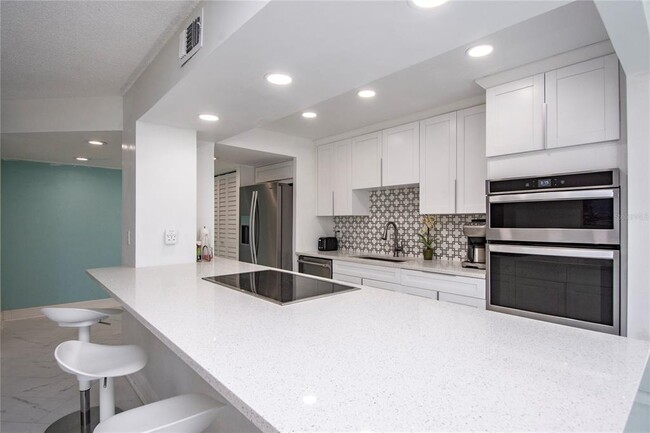 Building Photo - 660 Island Way