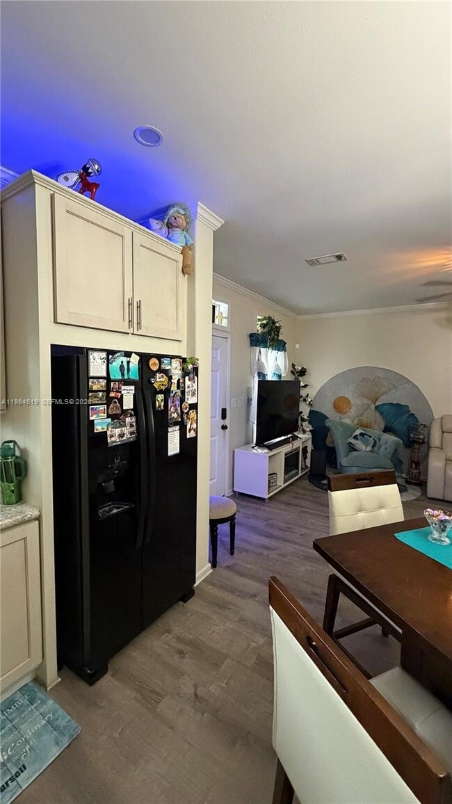 Building Photo - 4219 Royal Manor Blvd