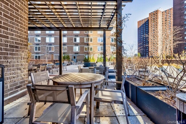 Building Photo - 345 E 93rd St